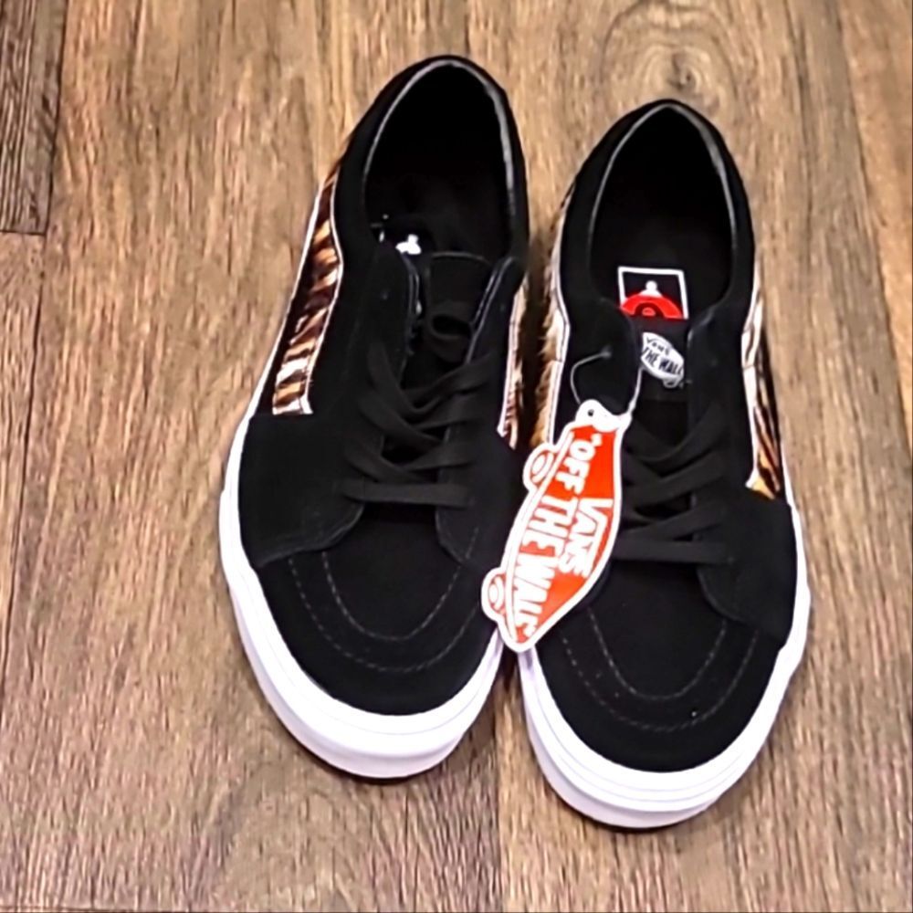 Vans Soft Suede SK8 Low Shoes - Picture 12 of 12